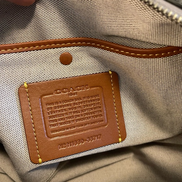 Authentic coach handbag - Picture 6 of 8